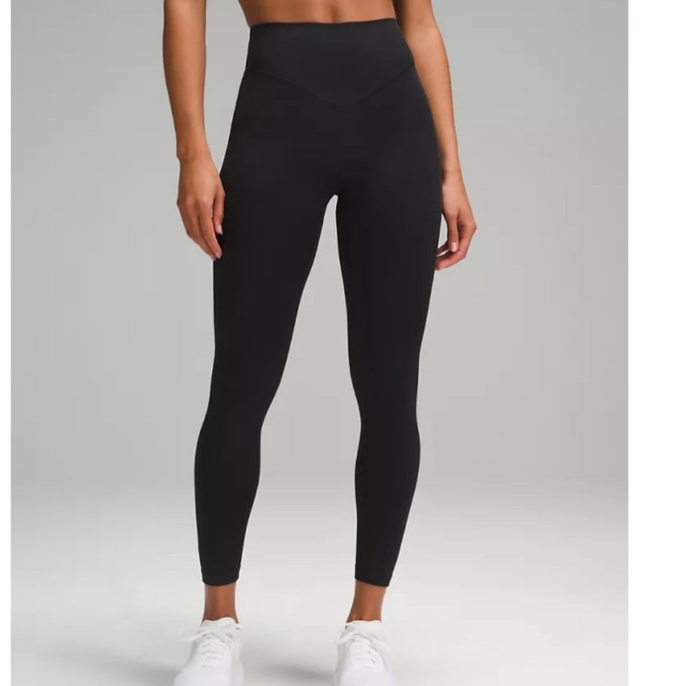 Lululemon breeze through leggings, black size 6